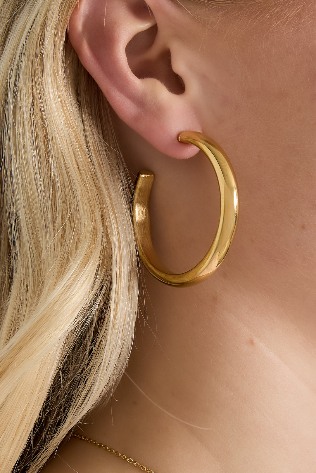 Violet oorbellen - goud